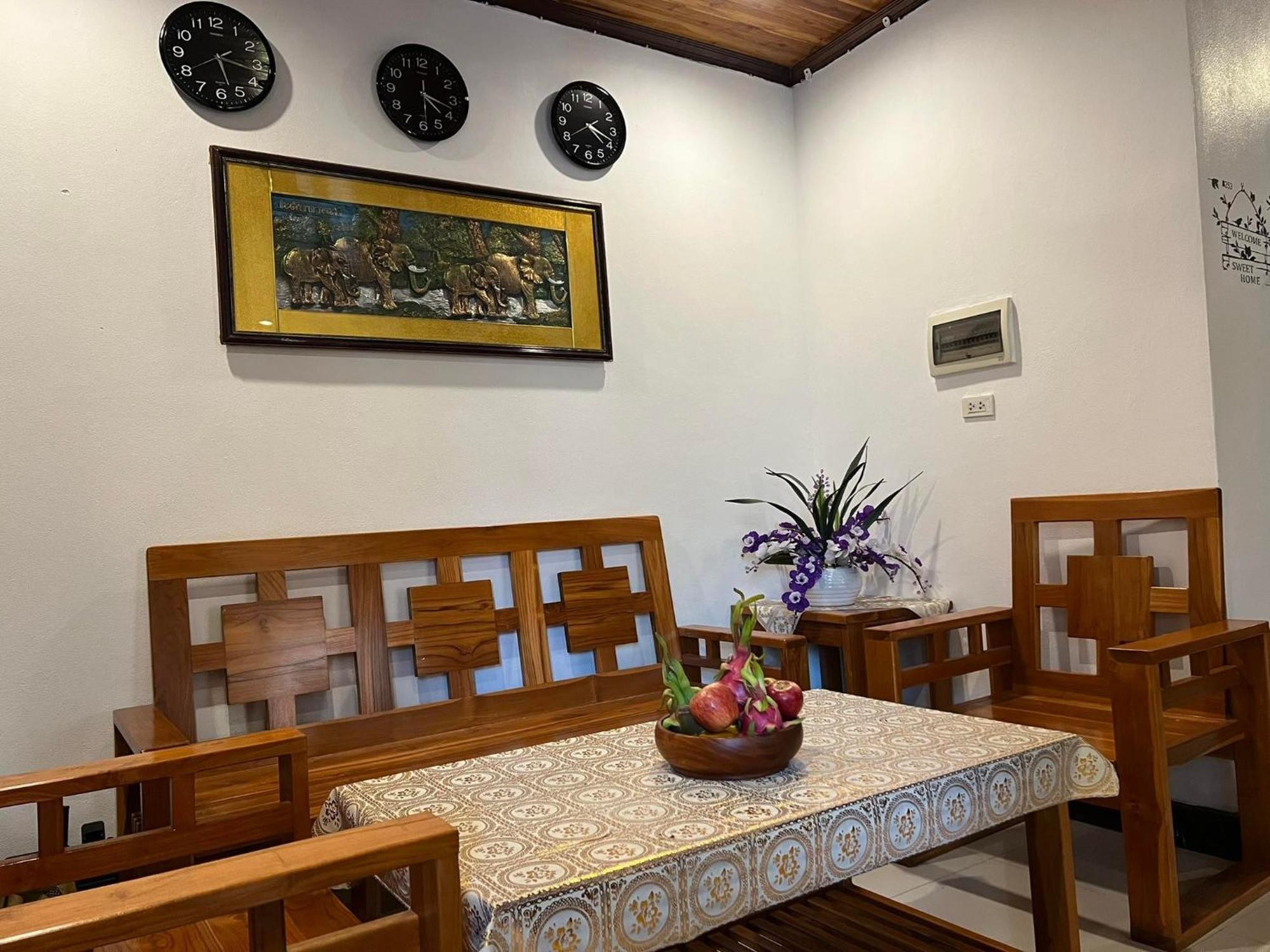 Jasmine Place House لوانغ برابانغ المظهر الخارجي الصورة